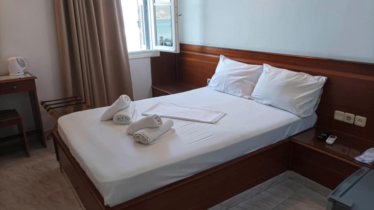 Leonidas Hotel Gythio Eksteriør billede